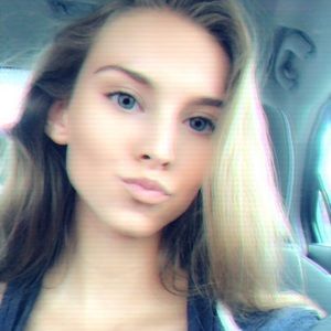 Meet your Posher, Alexis